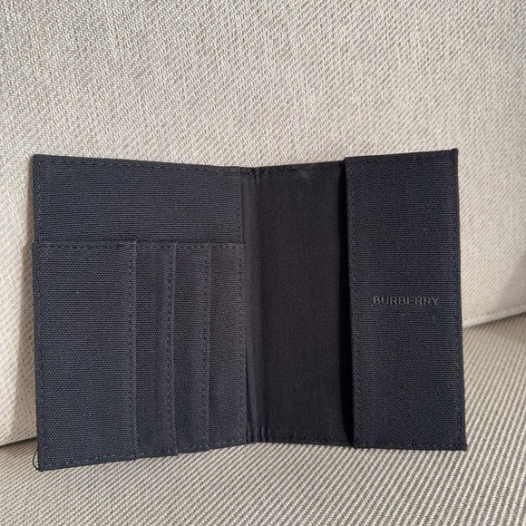 BURBERRY Beauty Black Canvas Passport Holder Travel Accessory w/ Paper Gift Bag - Picture 3 of 6